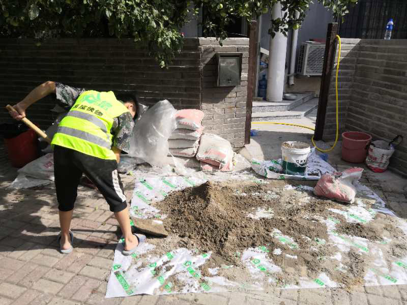 地下室車庫(kù)漏水堵漏_車庫(kù)漏水怎么辦-